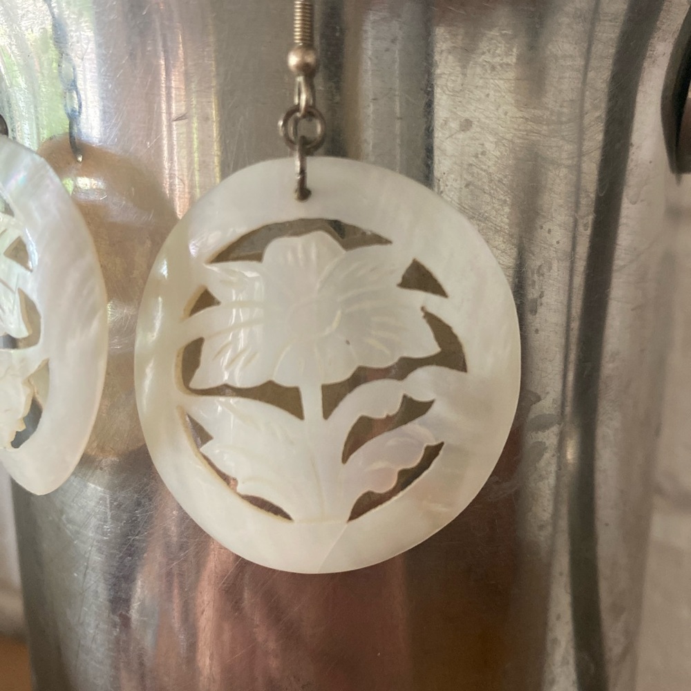 Shell Earrings - Picture 2 of 5